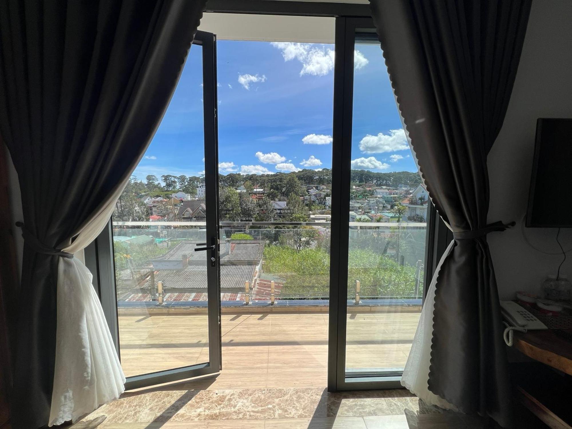 Roha Hotel Да Лат Екстериор снимка